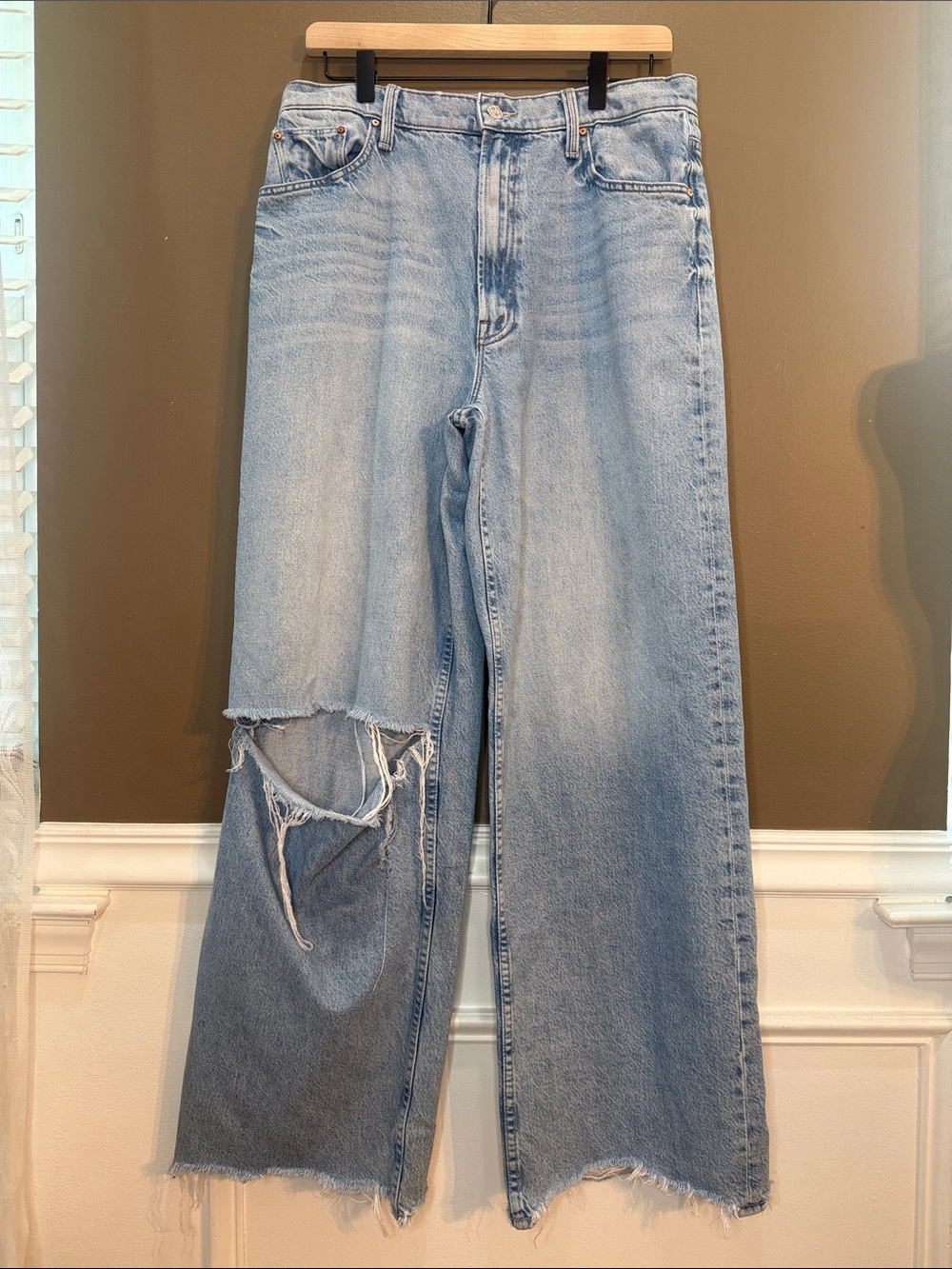 Mother Spinner Zip Sneak Chew Jeans We Bounced Distressed Wide Leg 30